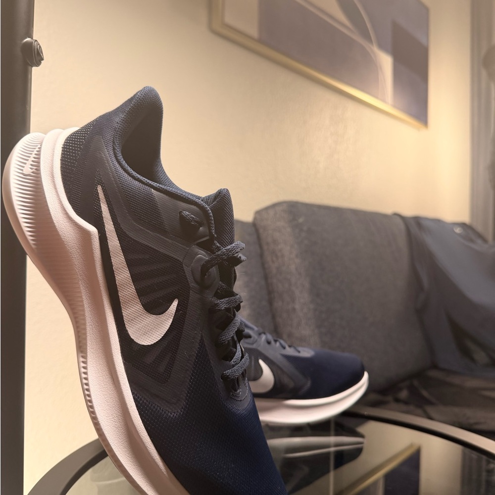 Awesome Nike Navy Blue & White Performance Running Sneakers 🤩 - Picture 8 of 10